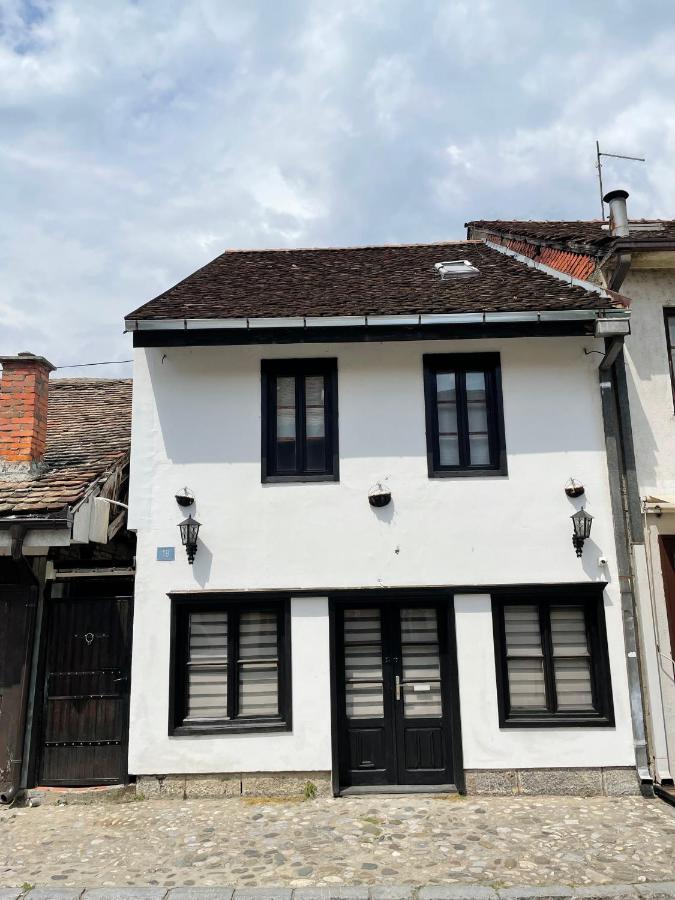 Apartment Stari Grad 2 *
